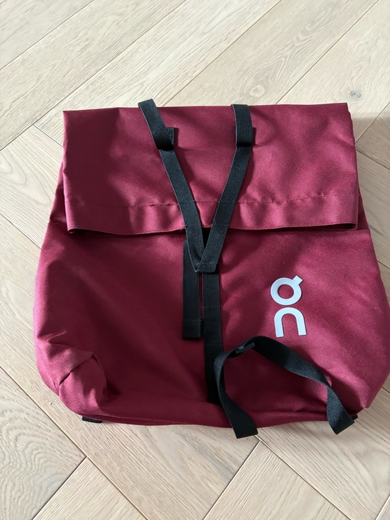 On Running Other - On Cloud Ambassador Backpack Gym Workout Tote Bag Maroon